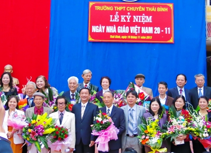 Lễ kỉ niệm ngày Nhà giáo Việt Nam 20-11-2013