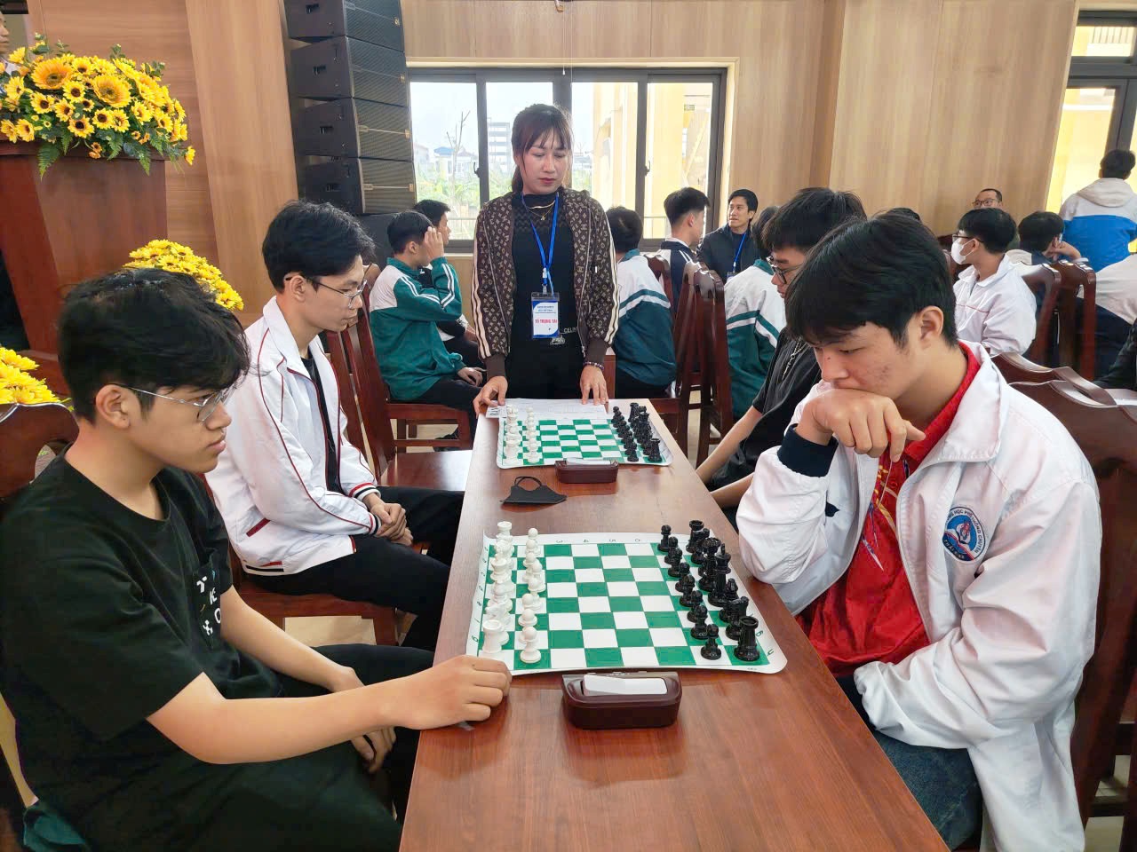 Tuấn Đạt mặc áo CTB