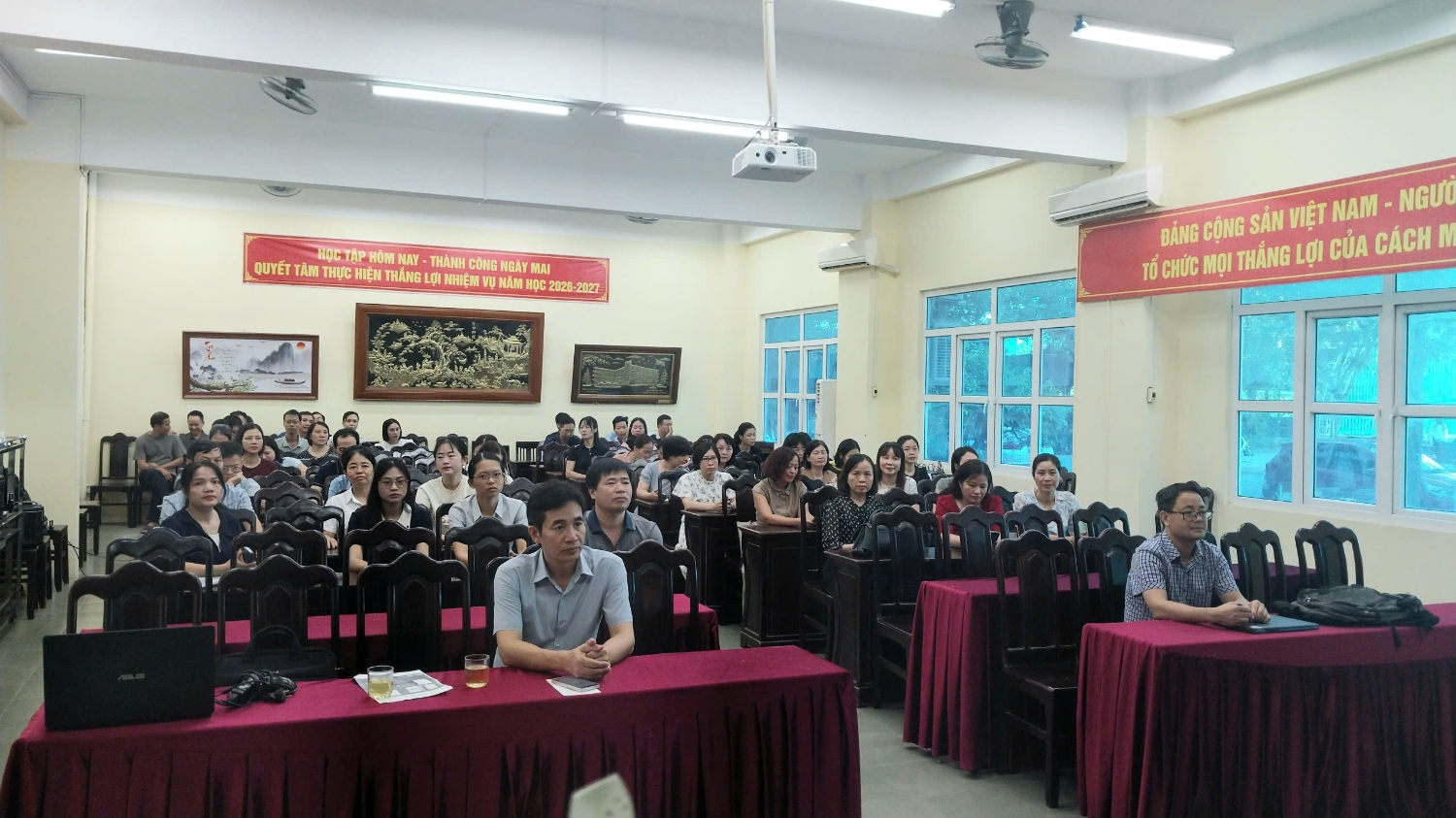 Đảng viên thuộc ĐBBP Trường tham dự Hội nghị toàn quốc nghiên cứu học tập, quán triệt và triển khai thực hiện Nghị quyết Hội nghị lần thứ tư Ban Chấp hành Trung ương Đảng khóa XIV